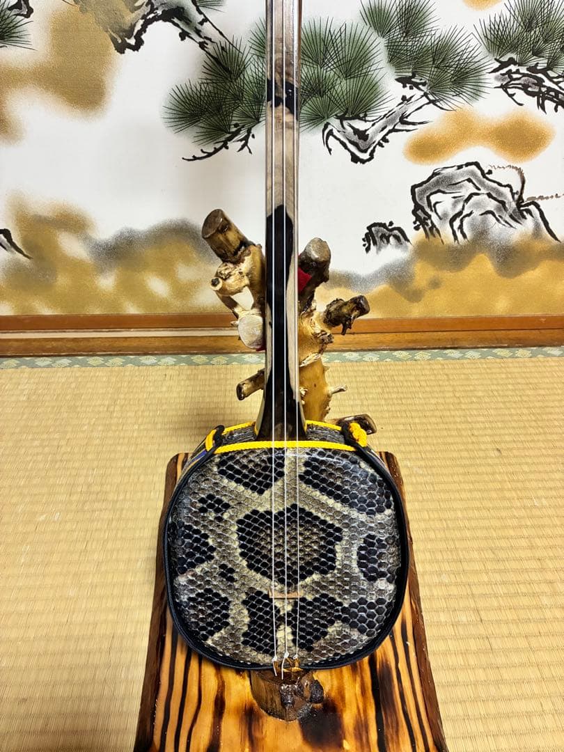 沖縄三線　伊江島クルチ(黒木) ユナー！与那城型　本皮一枚張り