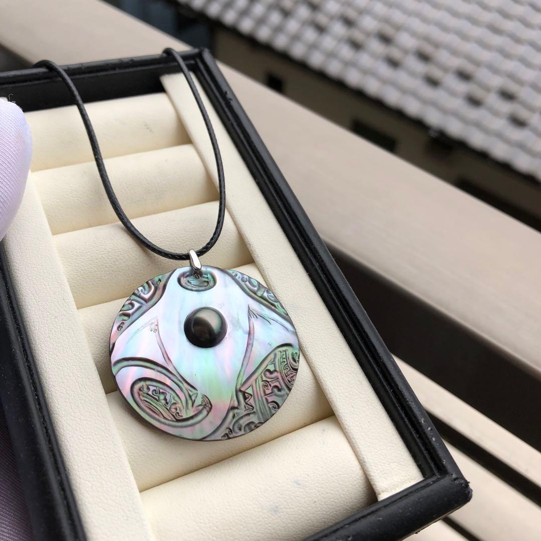 オリジナルデザイン　彫刻黒蝶シェル　黒蝶真珠　タヒチパール　ネックレス