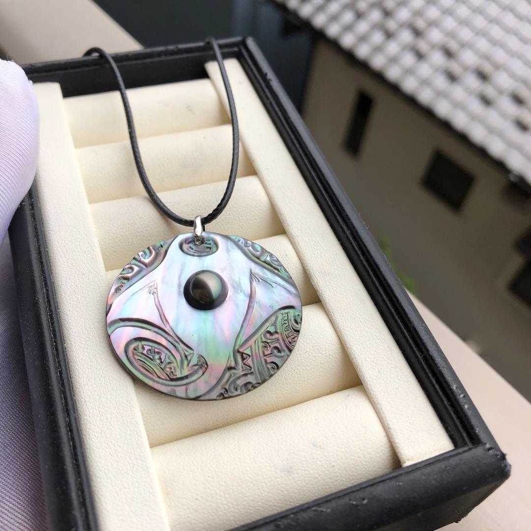オリジナルデザイン　彫刻黒蝶シェル　黒蝶真珠　タヒチパール　ネックレス