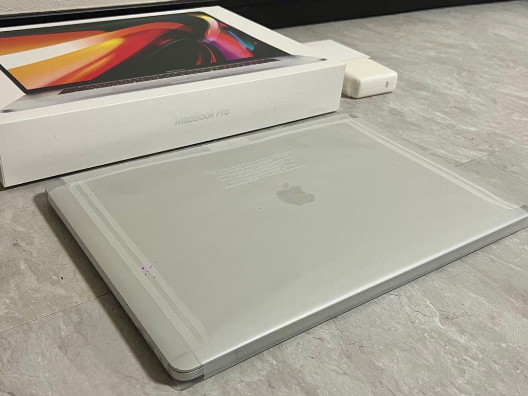 美品 MacBook Pro i9 16GB 1TB 16インチ 本体