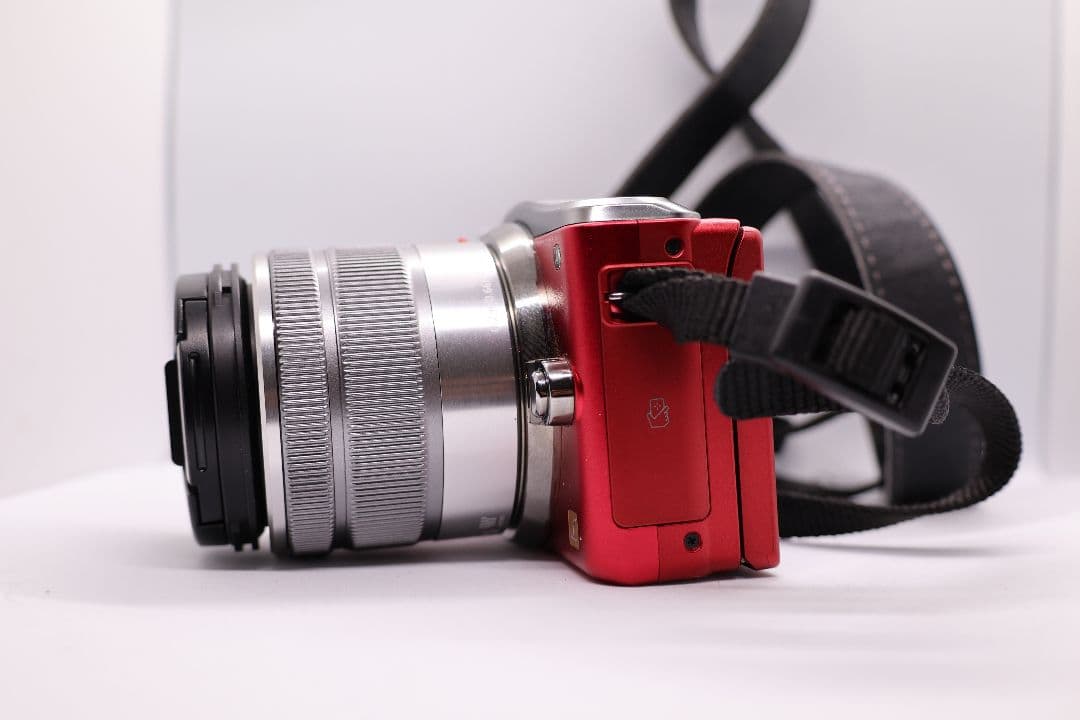 LUMIX GF6 ミラーレスカメラ 本体と充電器