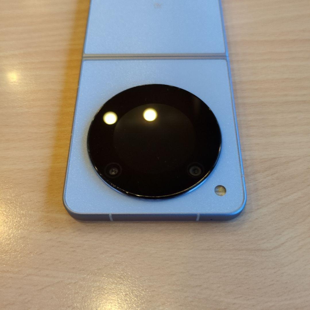 Libero Flip 折りたたみスマートフォン本体