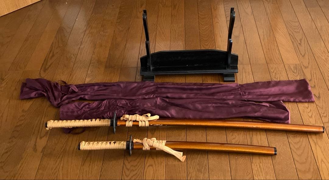 模造刀つば龍すかし　赤、黒2本セット➕掛け台➕袋セット（鑑賞用）