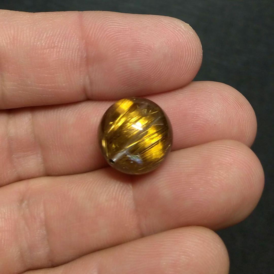 【極上,希少,美品】ブロンズタイチンルチルクォーツ《虹入り》１５㎜　金運　仕事運