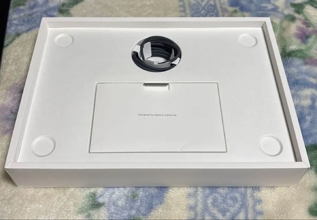 こう MacBook Air M3 2024 13インチ 8GB 256G