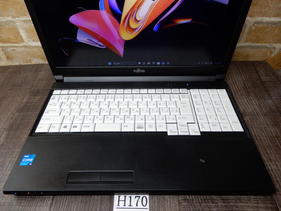 11世代Core i5☆高速 SSD512GB☆富士通15ｗ液晶ノートパソコン
