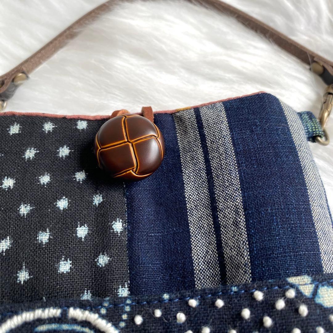 古布藍型染め花模様×刺し子ポーチ｜柿渋染め内布・猫ブローチ付｜一点物