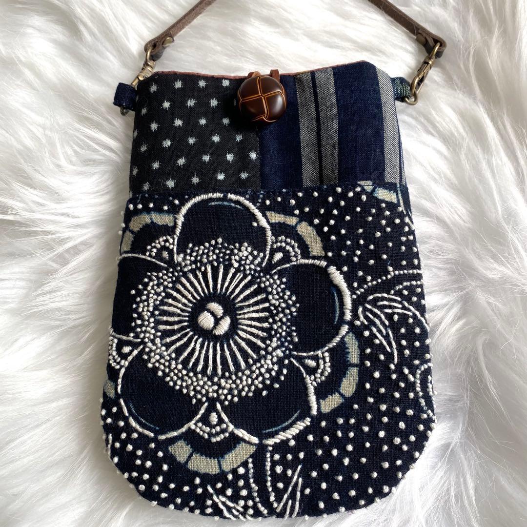 古布藍型染め花模様×刺し子ポーチ｜柿渋染め内布・猫ブローチ付｜一点物