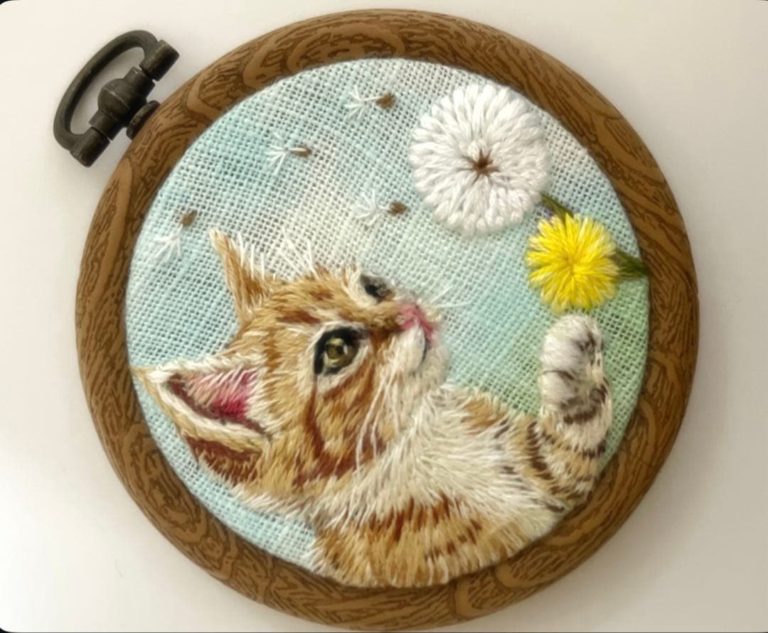 タ*ー様 ハンドメイドミニ刺繍フレーム　茶トラ猫とタンポポの綿毛