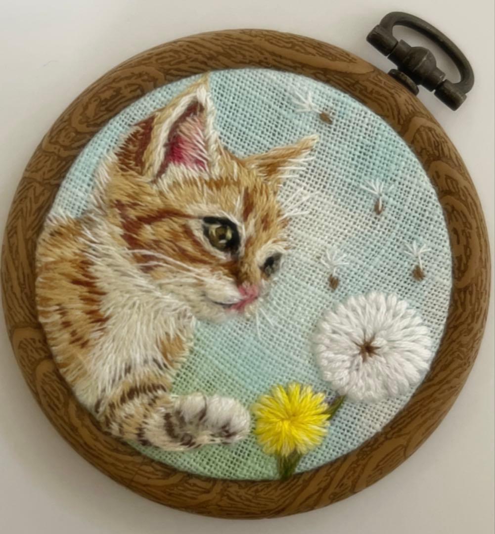 タ*ー様 ハンドメイドミニ刺繍フレーム　茶トラ猫とタンポポの綿毛