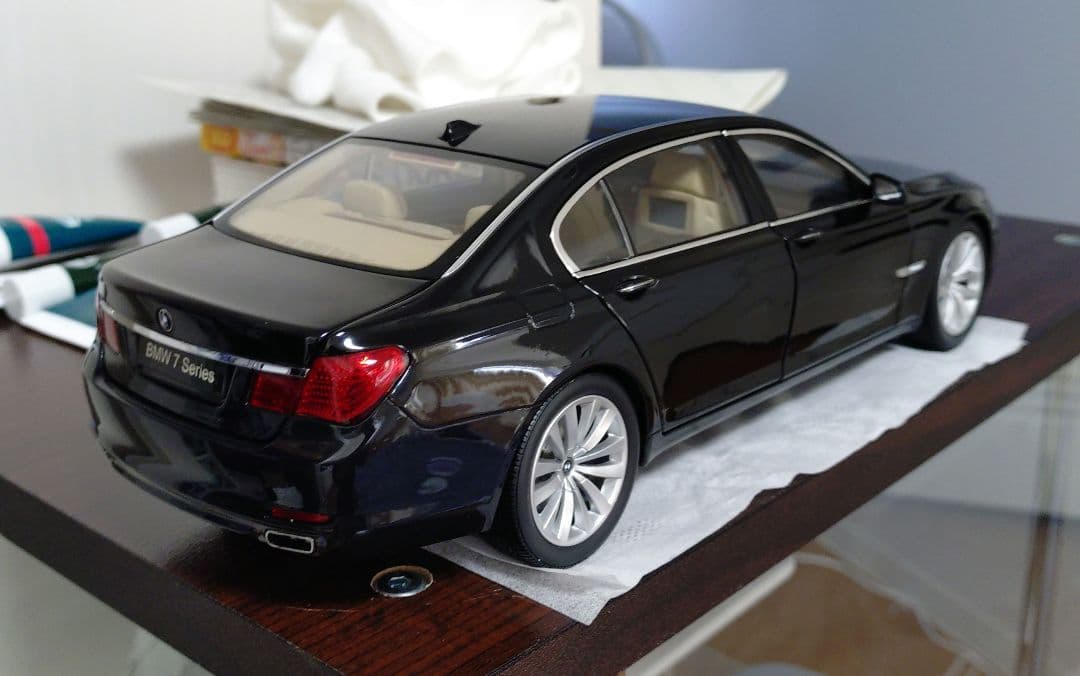 ミニカー 1/18 京商  7シリーズ 750Li