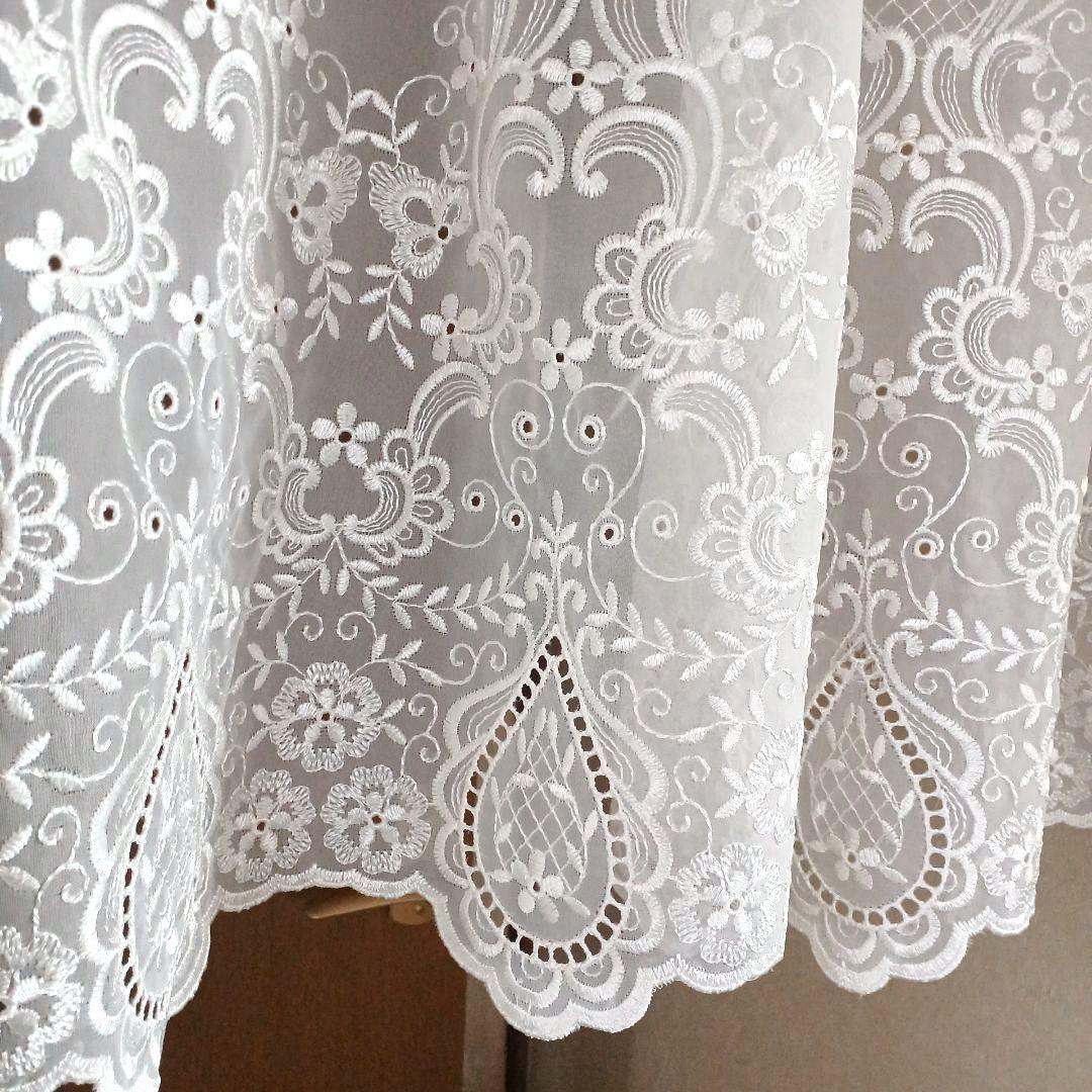 カフェカーテン【刺繍スカラップトルコレース　トリムデザイン】ハンドメイド