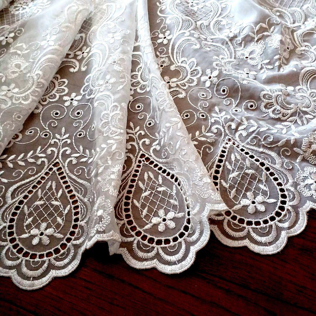 カフェカーテン【刺繍スカラップトルコレース　トリムデザイン】ハンドメイド