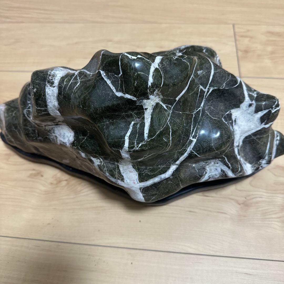 鑑賞石　蛇紋石
