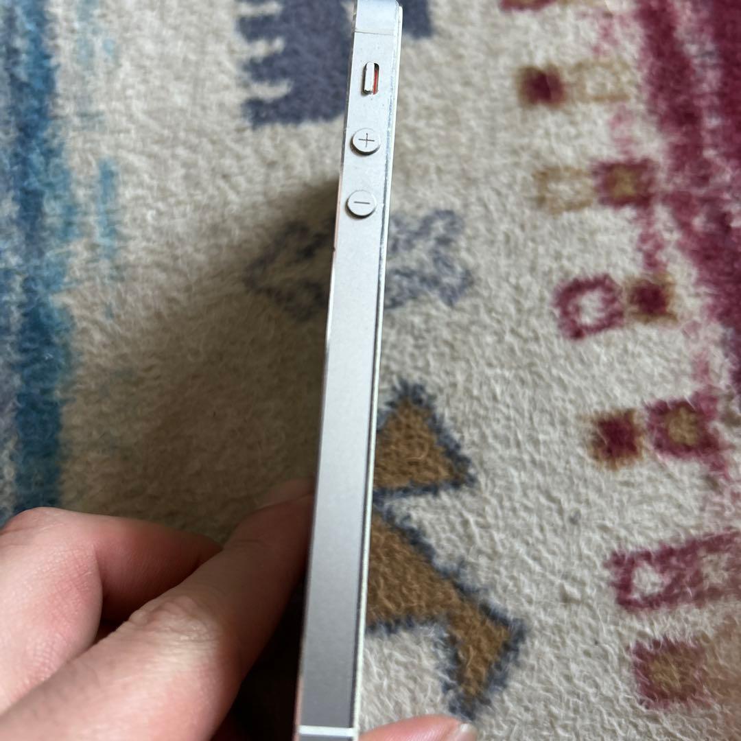 Apple iPhone 5s シルバー 本体
