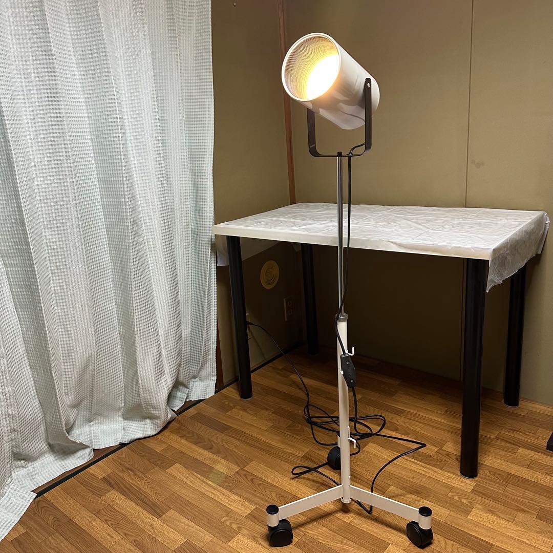 innovator イノベーター フロア スポットライト 移動式