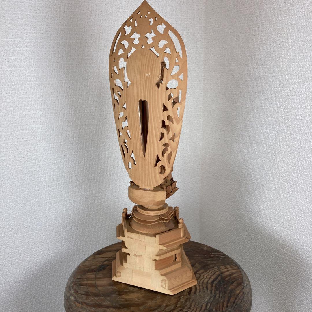 阿弥陀如来立像 唐草 透彫り　木彫 仏像