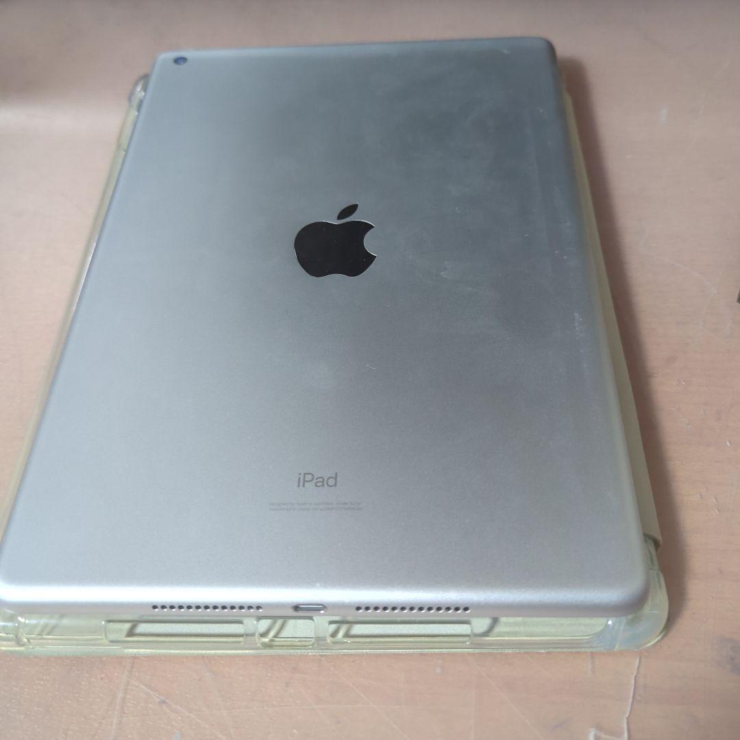 Apple iPad 第7世代 32GB Wi-Fi　本体　カバー付