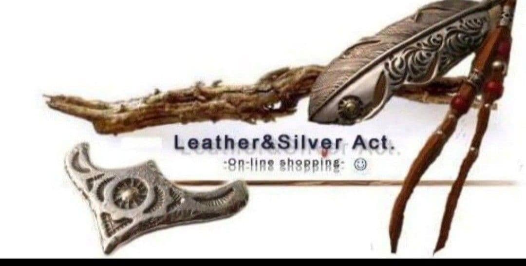 イーグルペンダントトップ　シルバー925.k18 センターの部分はゴールド