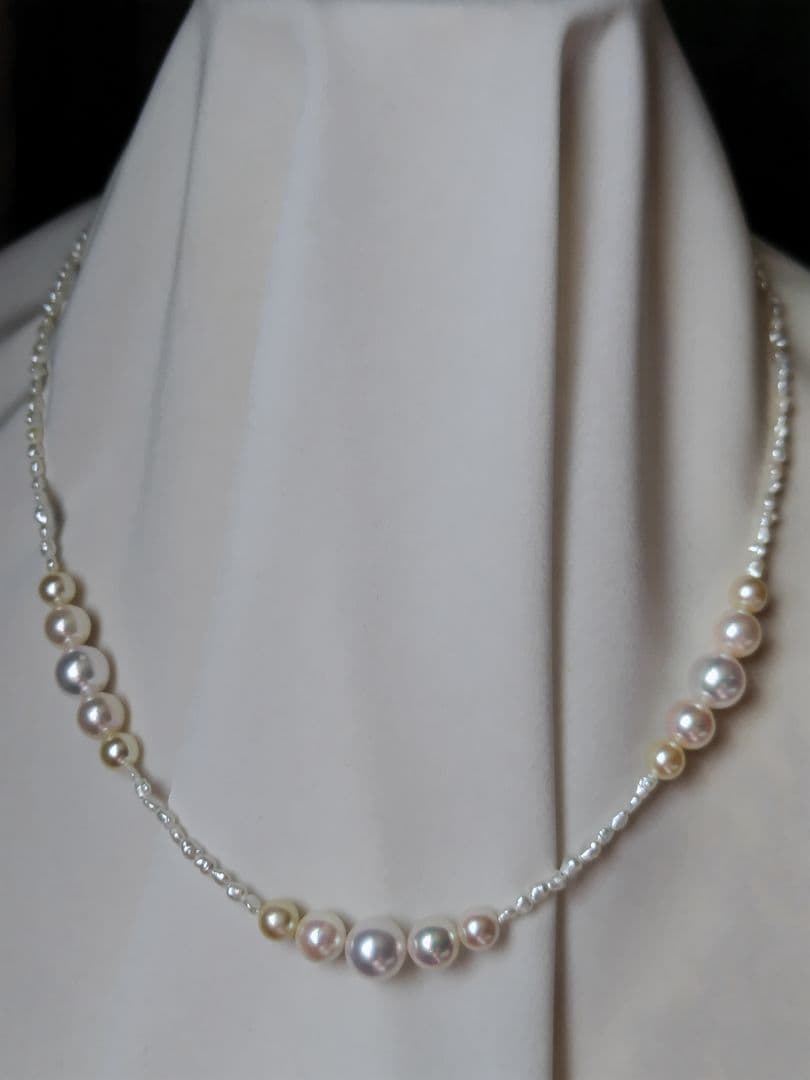 各サイズのアコヤ真珠と、あこや芥子パールの、ネックレス