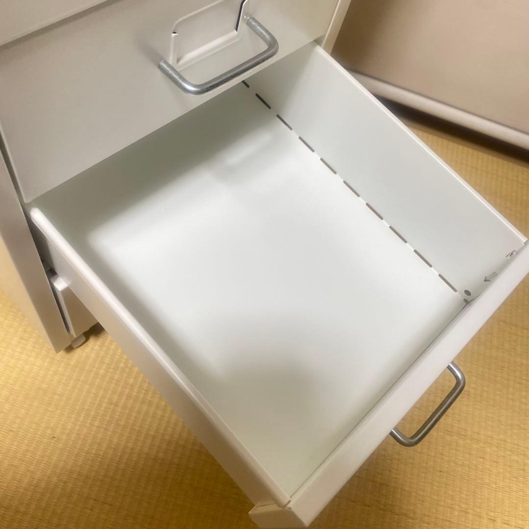 値下げ不可　廃盤品　IKEA HELMER ホワイト 6段　キャビネット　ワゴン