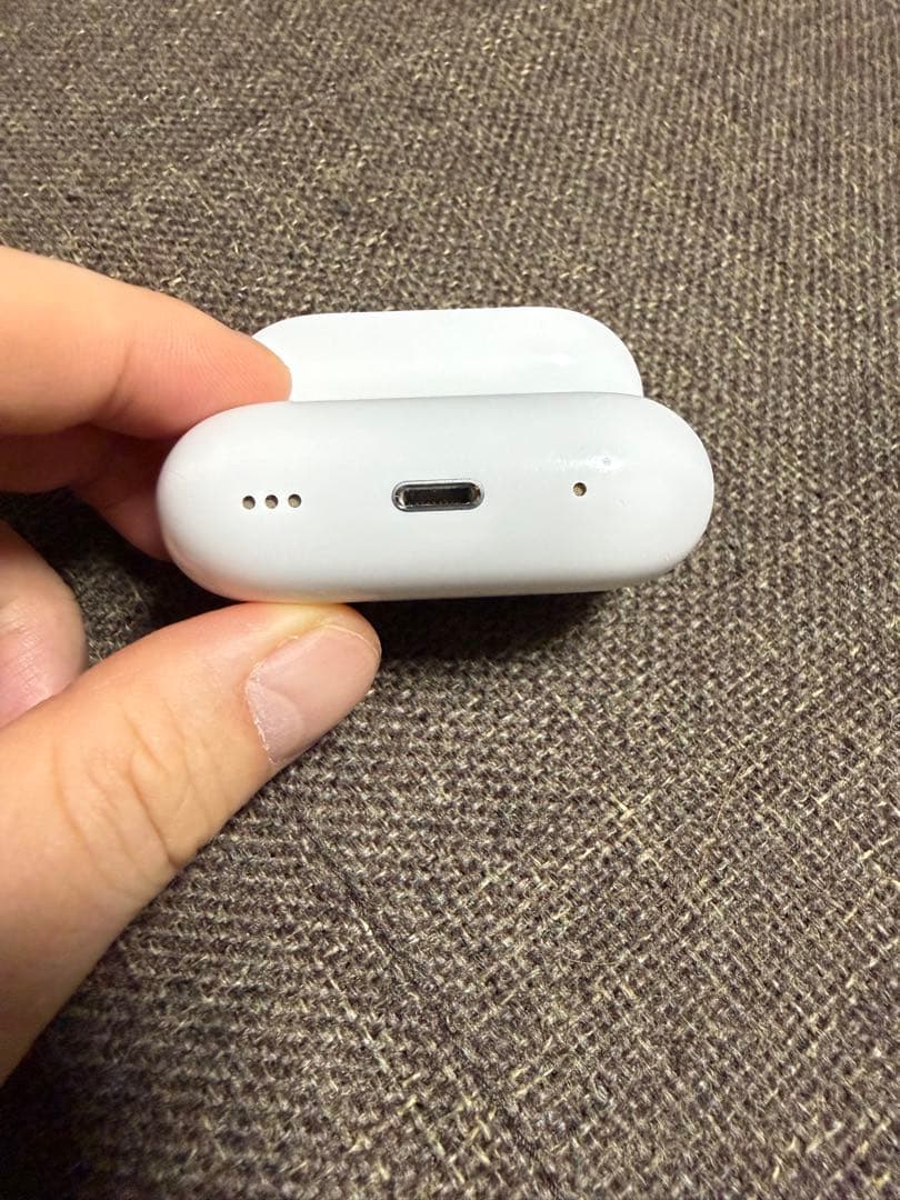ひ*ん様 【ジャンク品　左イヤホン故障】AirPods Pro 2 ライトニング