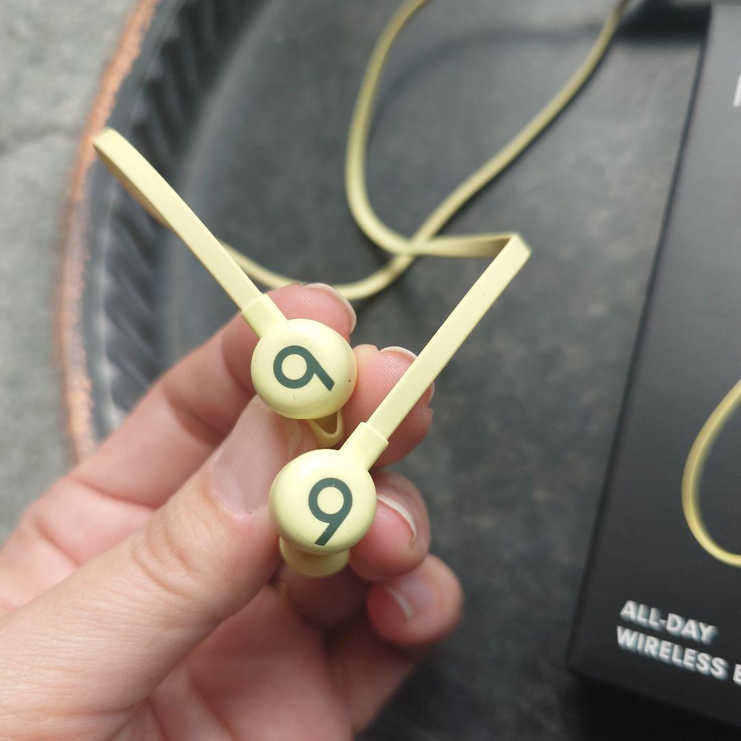 Beats Flex ワイヤレスイヤフォン イエロー ほぼ未使用 保証内