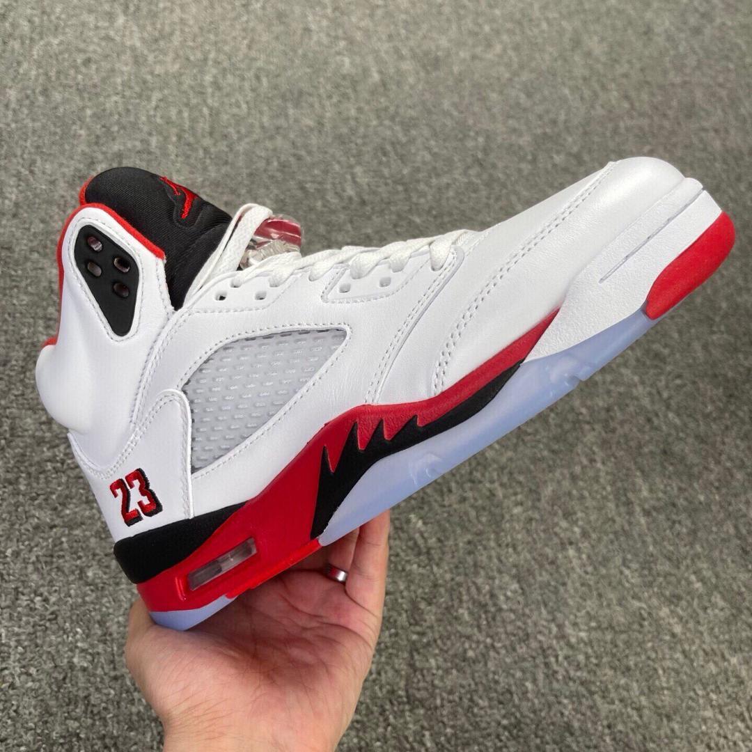 耐克 Air Jordan 5 Retro Fire Red 2025