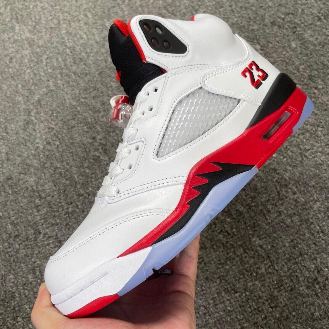 耐克 Air Jordan 5 Retro Fire Red 2025