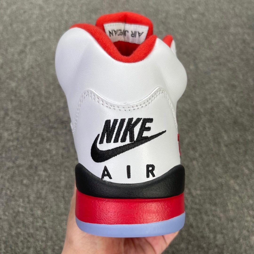 耐克 Air Jordan 5 Retro Fire Red 2025