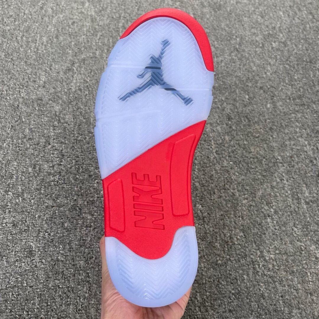 耐克 Air Jordan 5 Retro Fire Red 2025