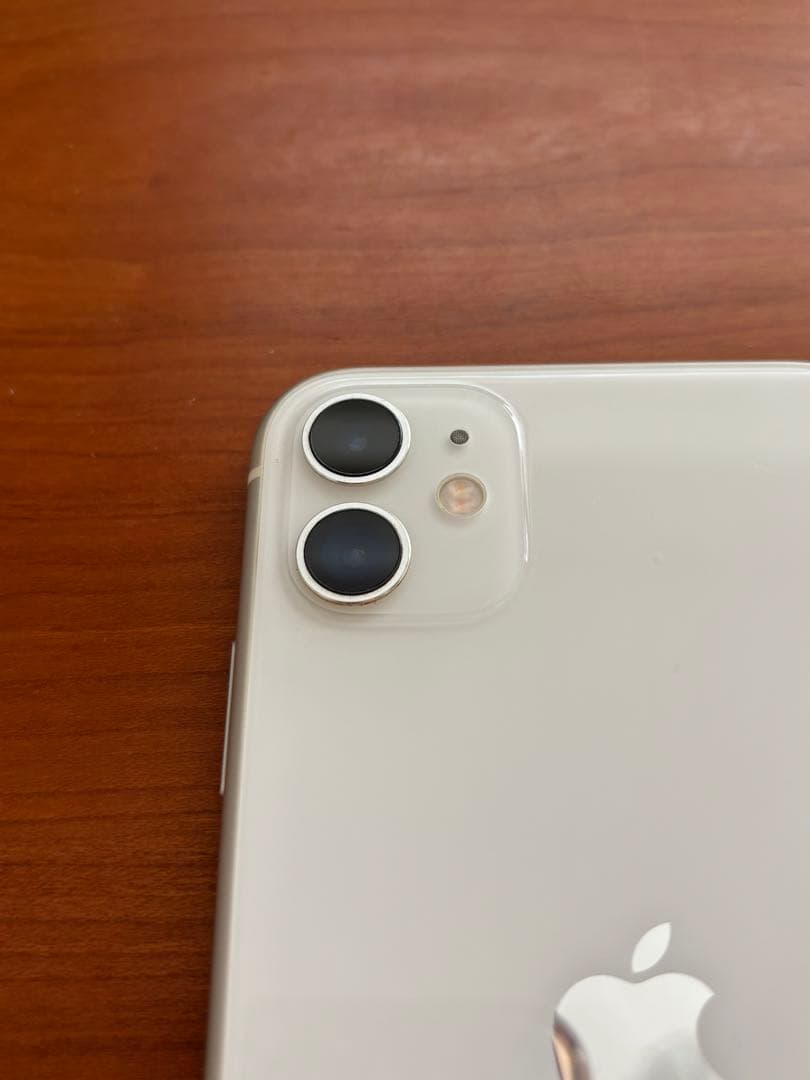 iPhone 11 本体のみ　64G 充電口に汚れあり　SIMフリー