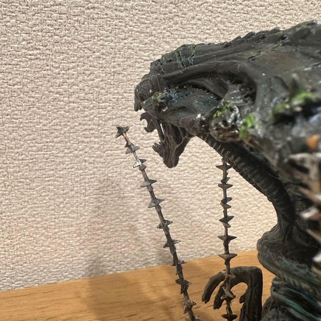 エイリアンVSプレデター リアルヘッド　クイーン　フィギュア　2点セット