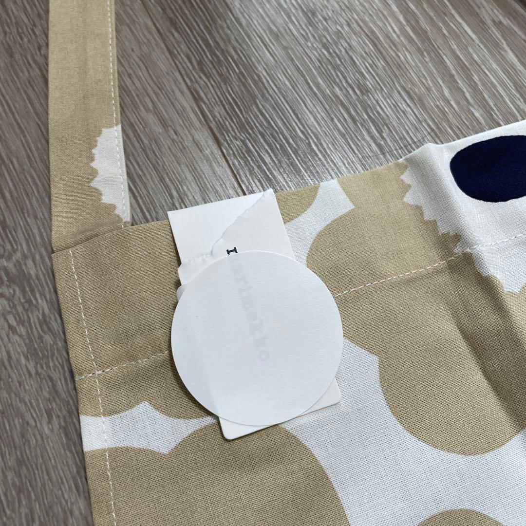 marimekko 花柄エプロン ベージュ