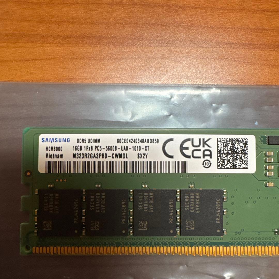 Samsung 16GB DDR5 メモリー