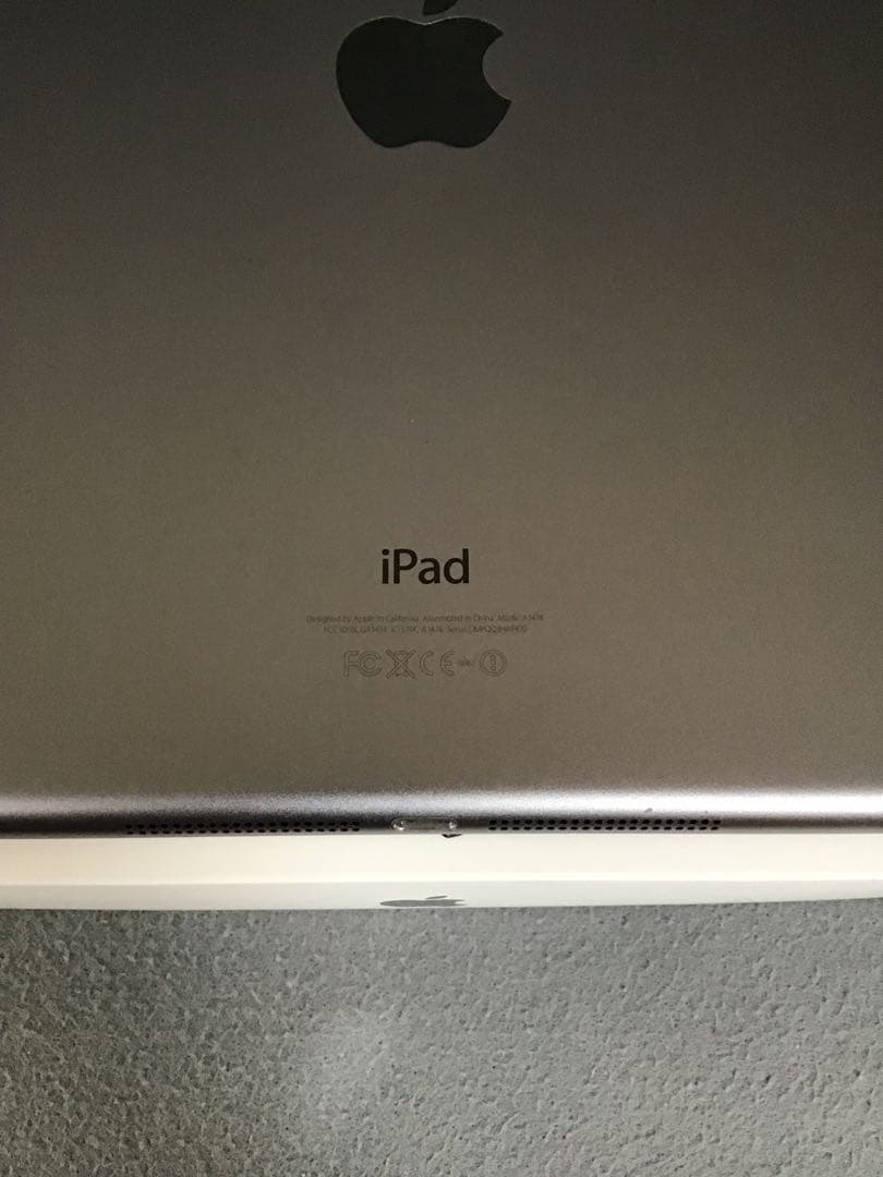 超美品　Wi-Fi版　iPad Air 16GB スペースグレイ色