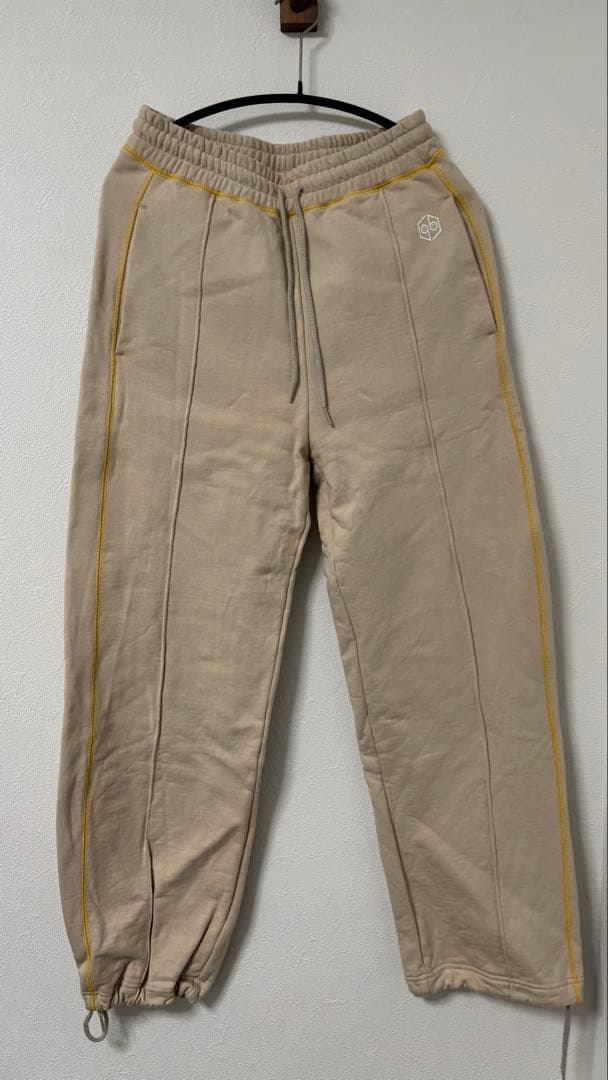 女王蜂 qb luxury sweat setup ベージュ　上下セット M