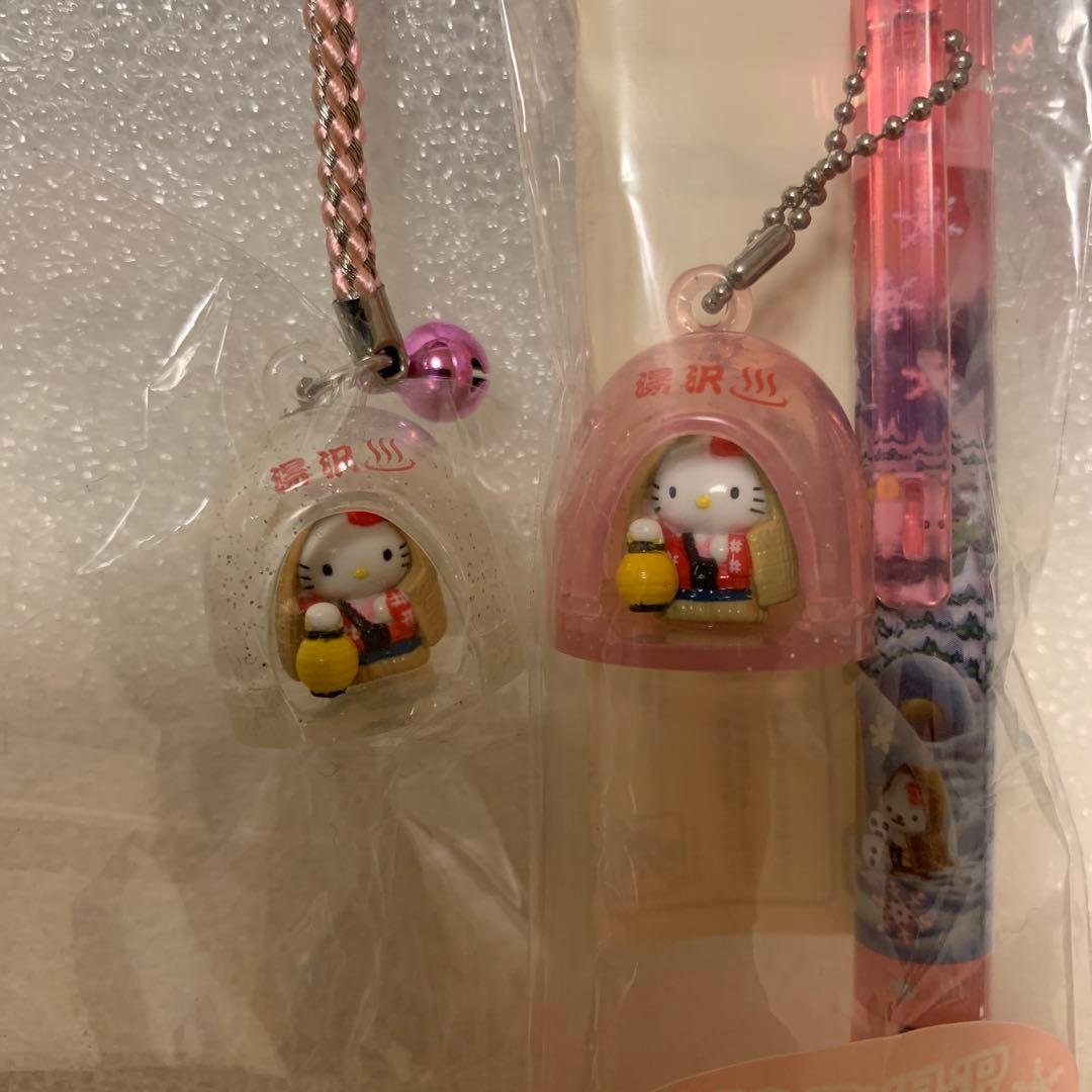 ハローキティ　越後湯沢バージョン　かまくら　ボールペン　根付セット