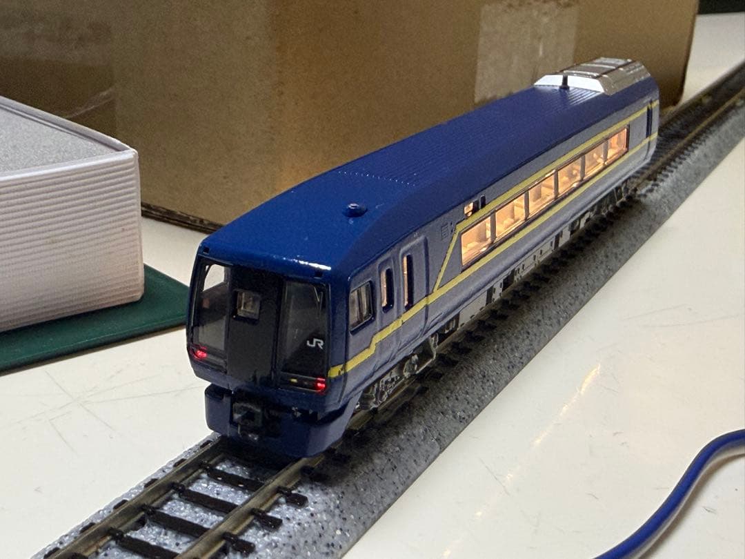 KATO 10-408〝253系1000番台　日光・きぬがわ号〟現行塗装＆新塗装