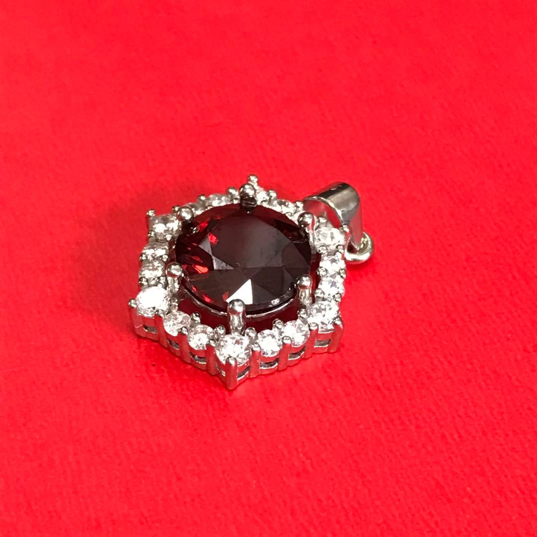 借金を返済しお金に苦労しない人生　天然石ガーネットは逆転人生を引き寄せる