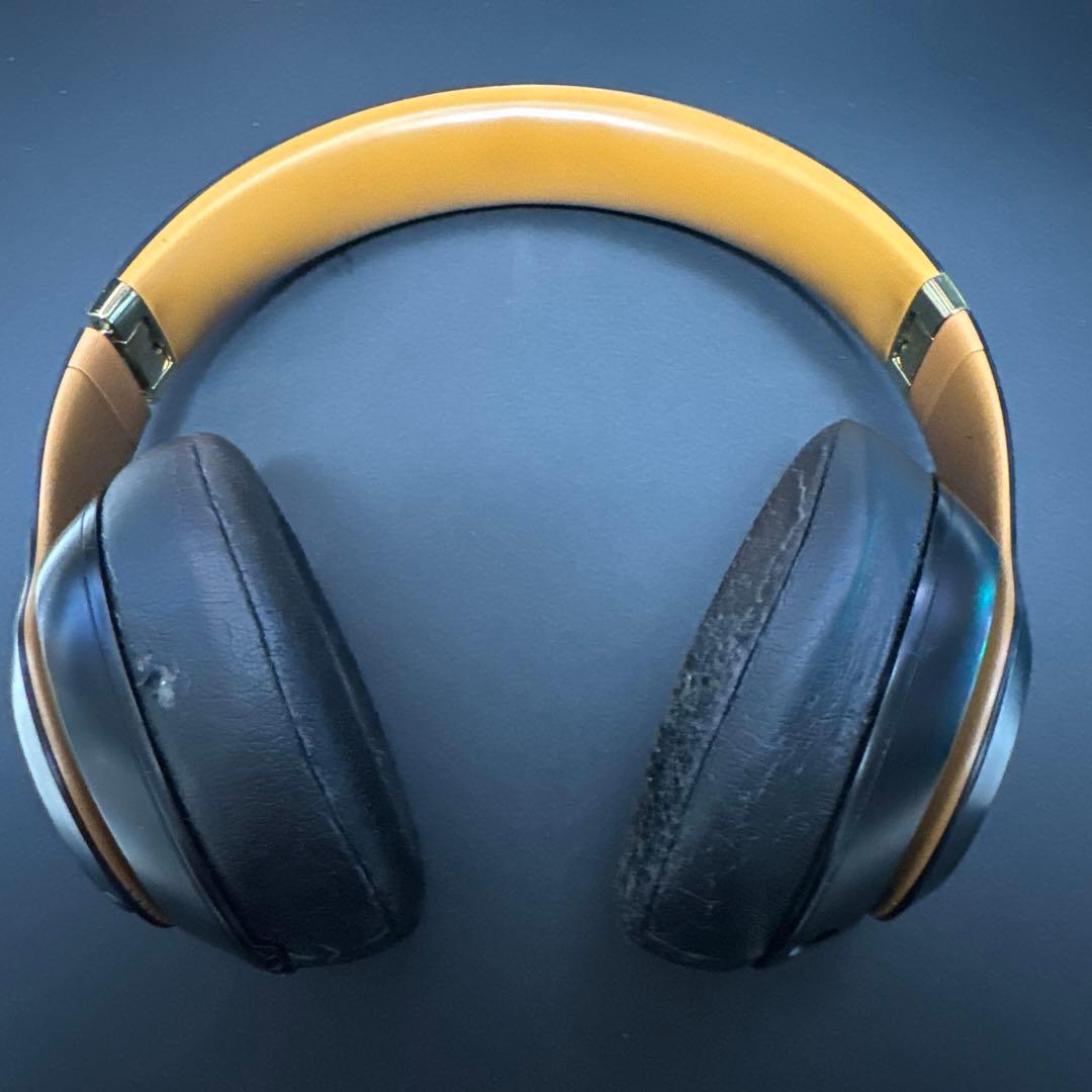 beats studio3 wireless 本体　(写真に写ってるもののみ)