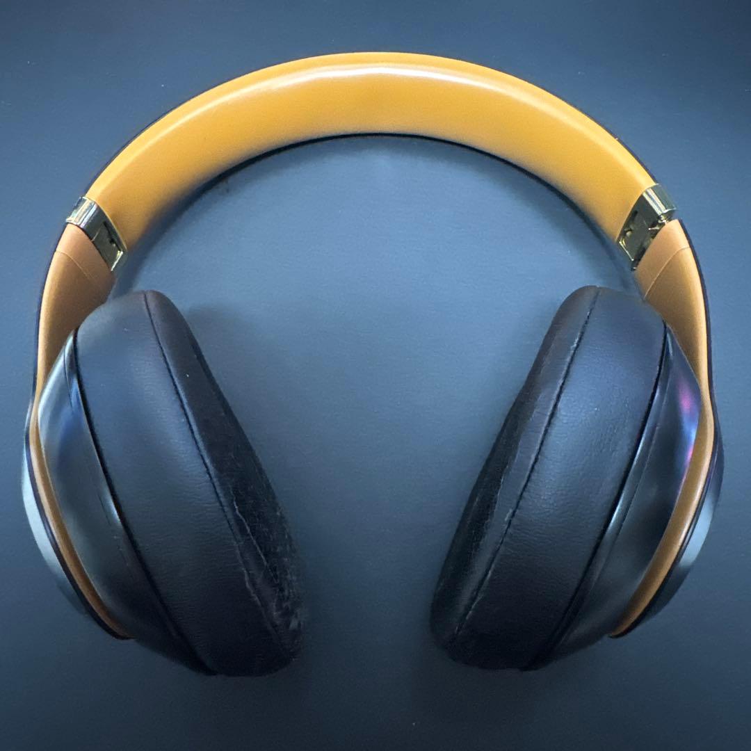 beats studio3 wireless 本体　(写真に写ってるもののみ)