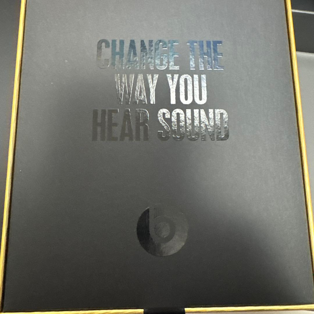 beats studio3 wireless 本体　(写真に写ってるもののみ)