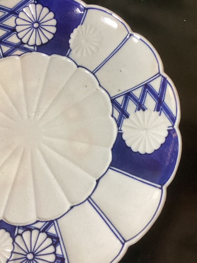 江戸前期　菊花文大聖寺初期伊万里大皿　幅約26.5cm 時代物コレクション