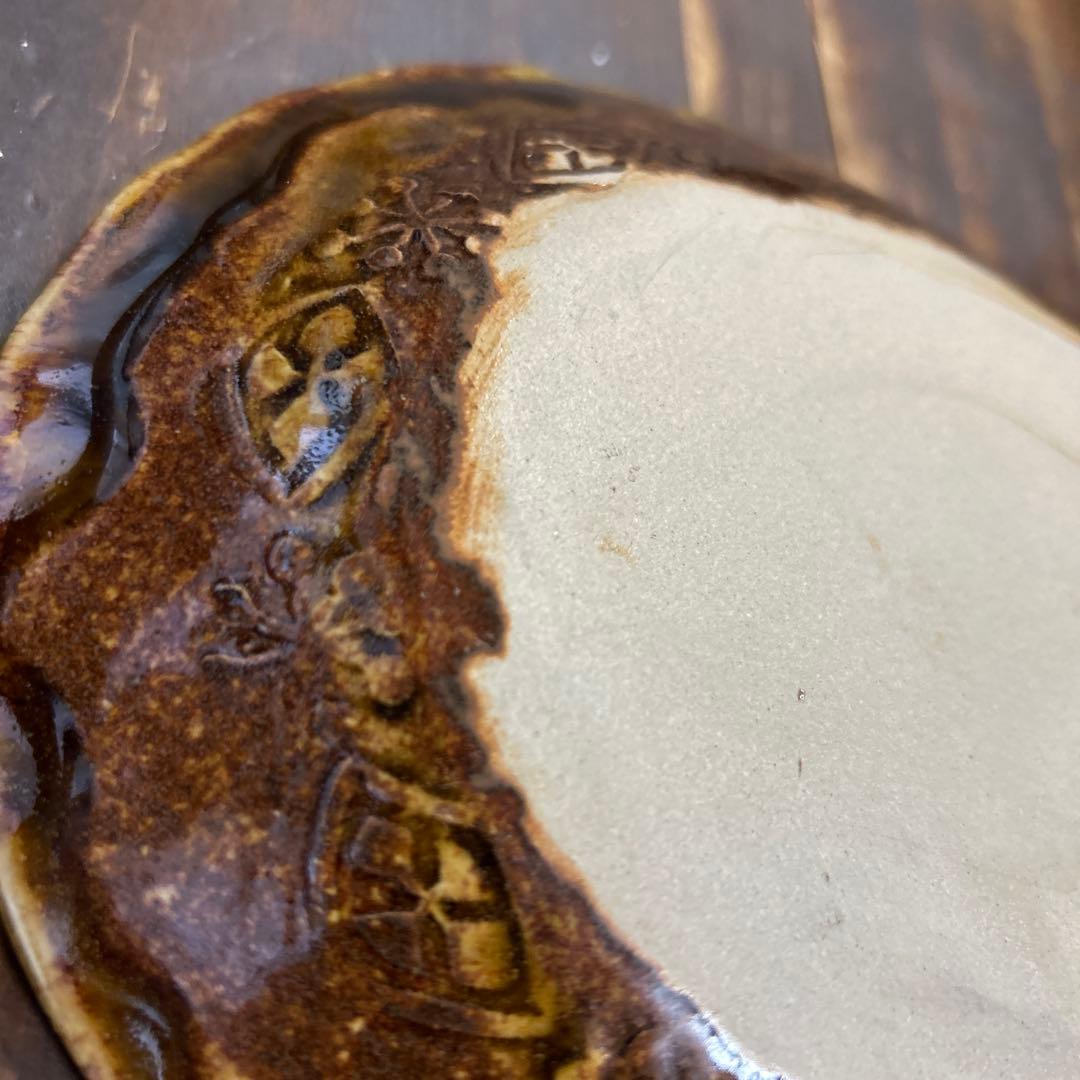 作家　陶芸作家　スリップウエア　うさぎ　オーバル　カレーパスタ　深皿　①