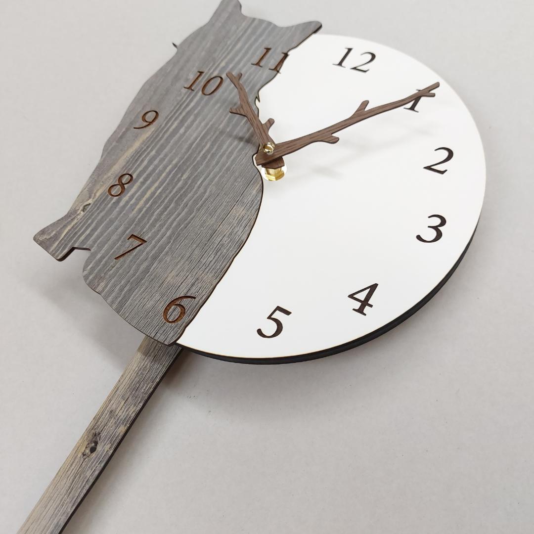 【限定値下げ】【静音タイプ】名入れ　しっぽ 振り子　猫⑥　グレー　掛け時計