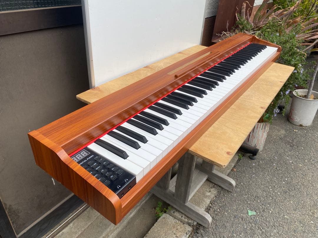 longeye mold2 電子ピアノ　2024年製　中古品