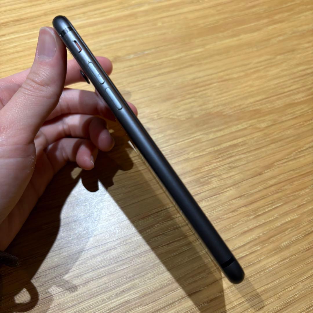 【美品】iPhone8 256GB