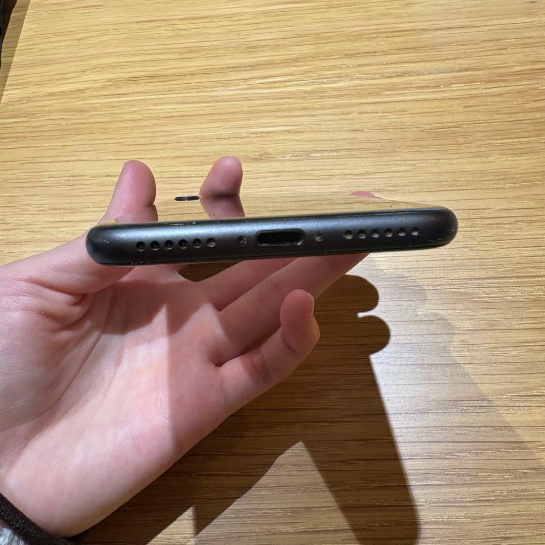 【美品】iPhone8 256GB