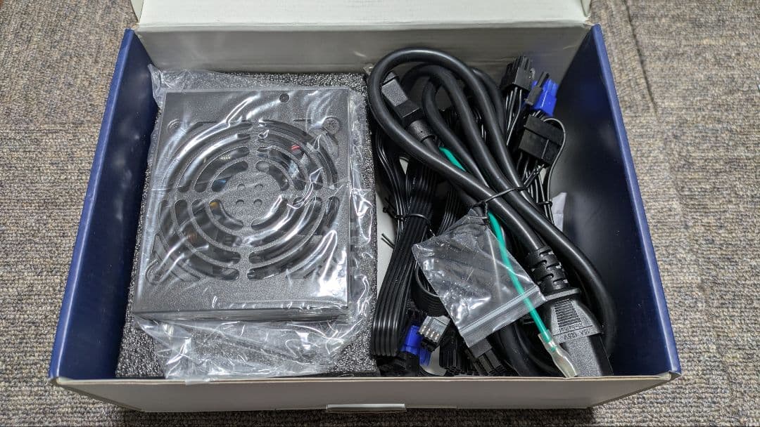 電源ユニット SilverStone SFX Series SX650 650W